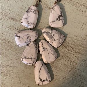 Kendra Scott necklace